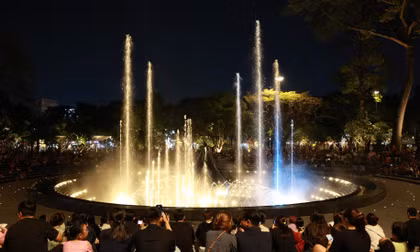 Người dân tìm về Công viên số 1 Lý Thái Tổ tận hưởng những 'biệt đãi'