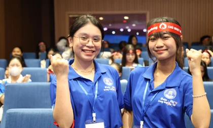 Nét đẹp tuổi trẻ tình nguyện tại Chủ Nhật Đỏ lớn nhất từ trước đến nay tại TPHCM