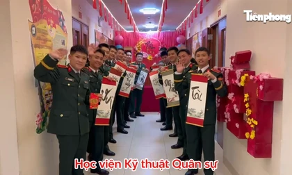 Những khoảnh khắc chào đón năm mới đậm chất lính tại các đơn vị Quân đội