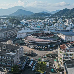 Độc đáo kiến trúc chợ hình hoa sen ở phố biển Khánh Hoà