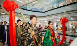 Gen Z mặc Việt phục, "xuyên không" khám phá đám cưới truyền thống ngày xưa