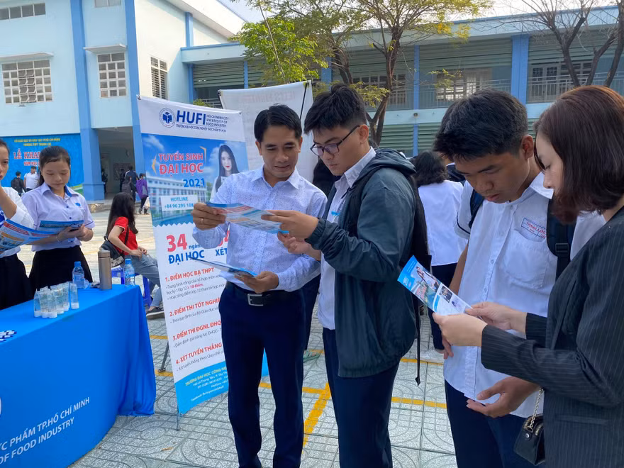 Trường ĐH Công nghiệp thực phẩm TP. HCM bắt đầu nhận hồ sơ xét tuyển học bạ