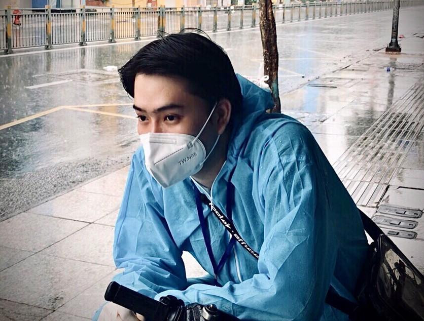 “Ráng làm giúp người ta, hết dịch về với ngoại!”.