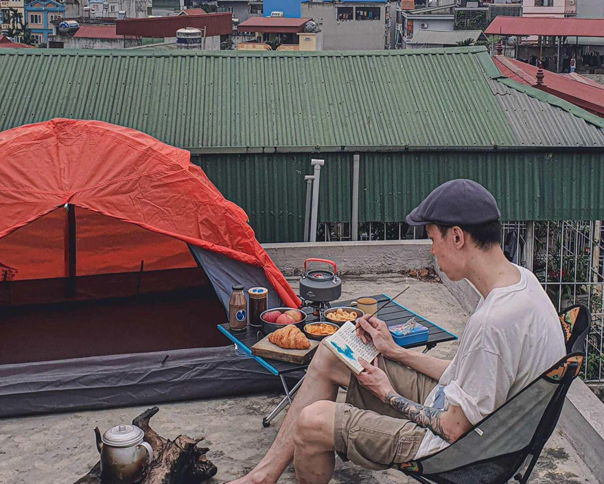 Trong mùa dịch, giới trẻ nở rộ trào lưu "cắm trại tại nhà"