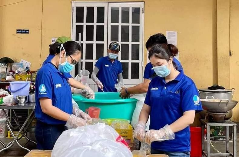 Hỗ trợ 50.000 suất ăn cho sinh viên bị “mắc kẹt” tại TP.HCM