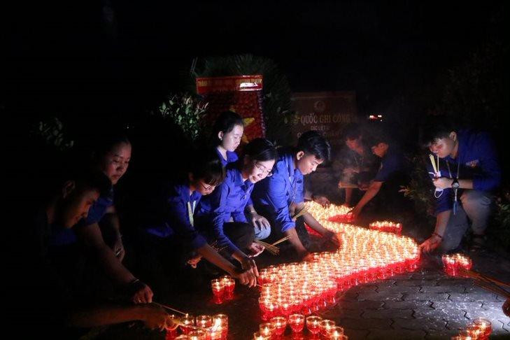 Thành Đoàn TP. HCM thắp nến tri ân các anh hùng liệt sĩ