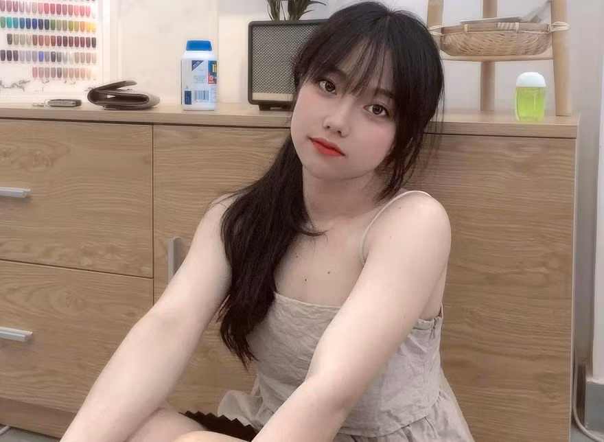 Nữ tình nguyện viên xinh đẹp với những video lan tỏa sự lạc quan