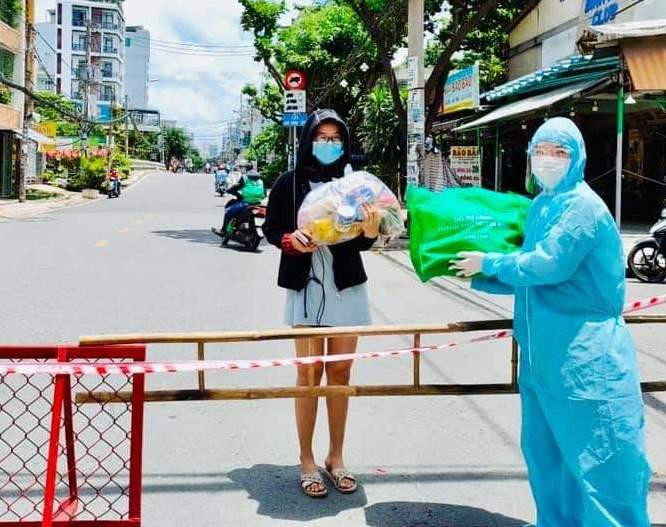 Linh hoạt hỗ trợ sinh viên “mắc kẹt” trong mùa dịch