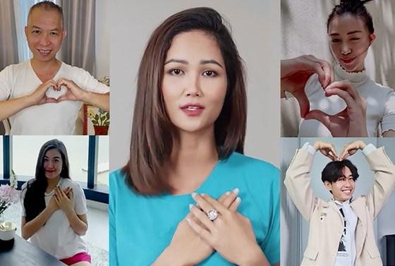 Đêm nhạc trực tuyến gây Quỹ thiện nguyện phòng chống COVID-19