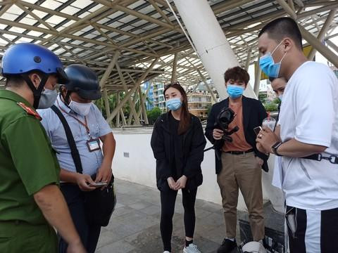 TP. HCM: Nhiều bạn trẻ bị xử phạt vì không đeo khẩu trang nơi công cộng