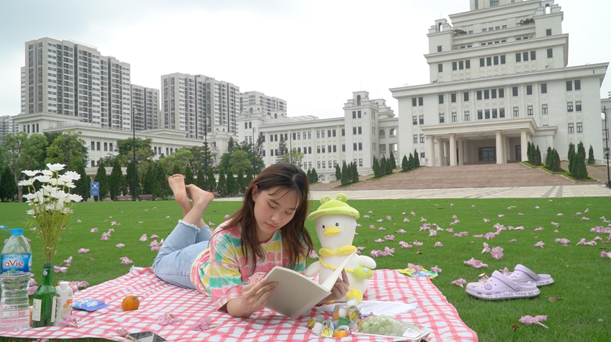 Nữ sinh 19 tuổi giành nhiều học bổng du học