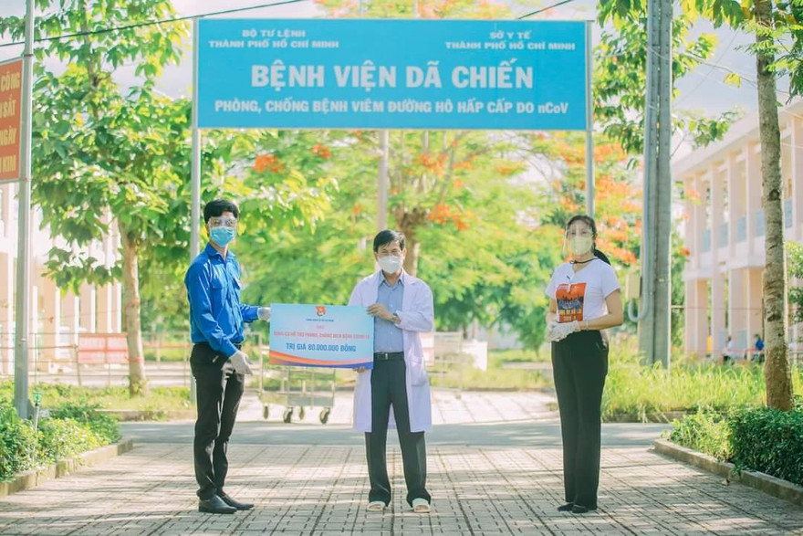 Xúc động hình ảnh y, bác sĩ tại bệnh viên dã chiến Củ Chi