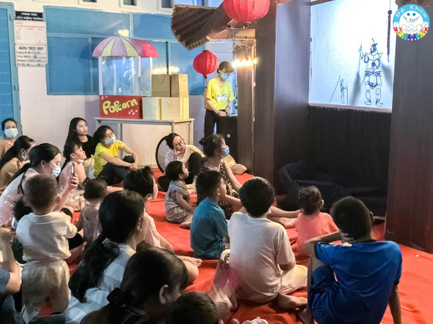 “Rạp hát cổ tích”: Mang niềm vui đến với bệnh nhi