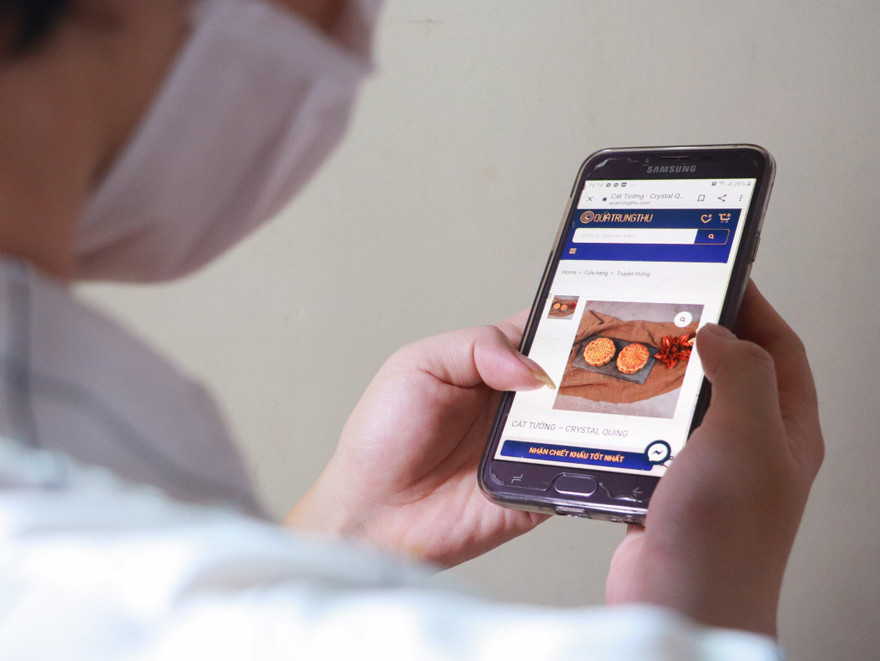 Kinh doanh bánh Trung Thu mùa dịch, bạn trẻ gặp nhiều khó khăn