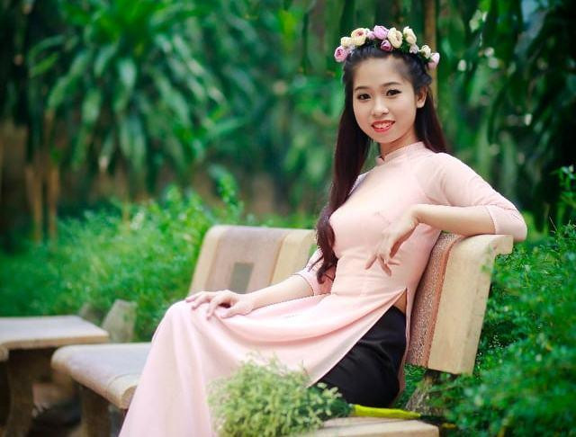 Cô nàng 9X với đam mê làm sen đá bằng đất sét