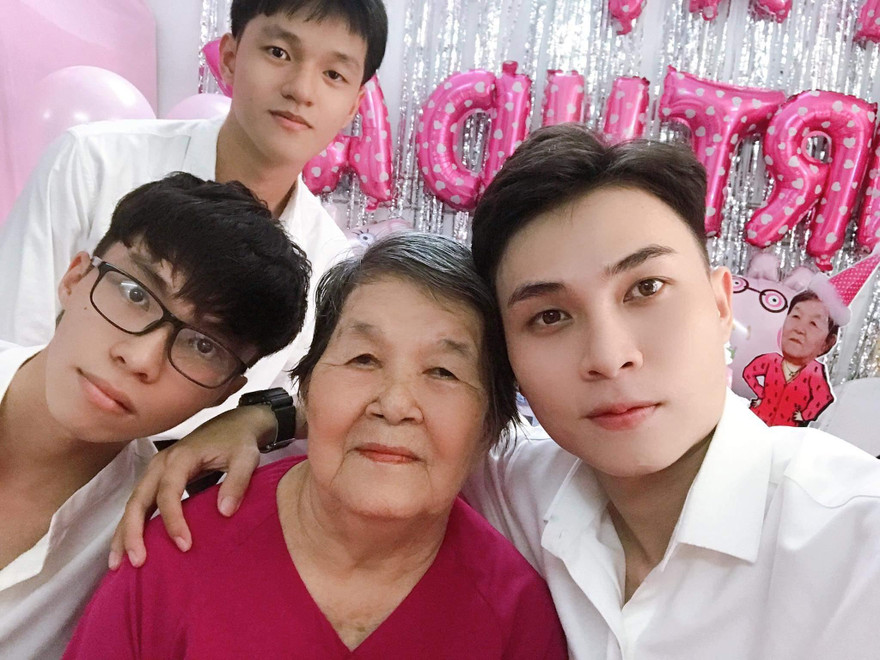 Lá thư tay xúc động của bà ngoại gửi chàng tình nguyện viên tuổi 16