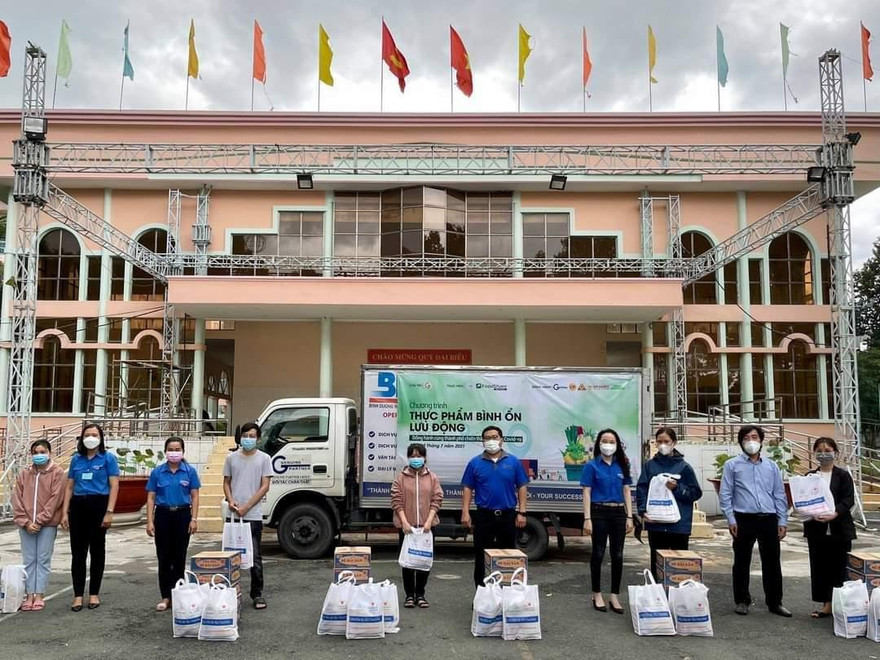 San sẻ với sinh viên gặp khó khăn vì dịch trong các khu nhà trọ tại TP. HCM