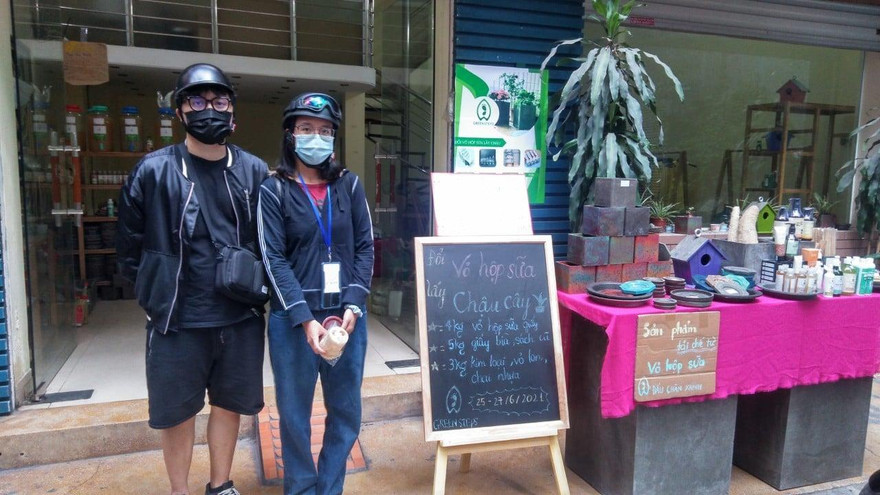 Trao sự sống mới cho vỏ hộp sữa bỏ đi