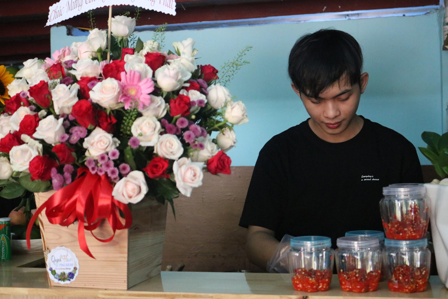 Quán lẩu chay của chàng sinh viên khoa Văn