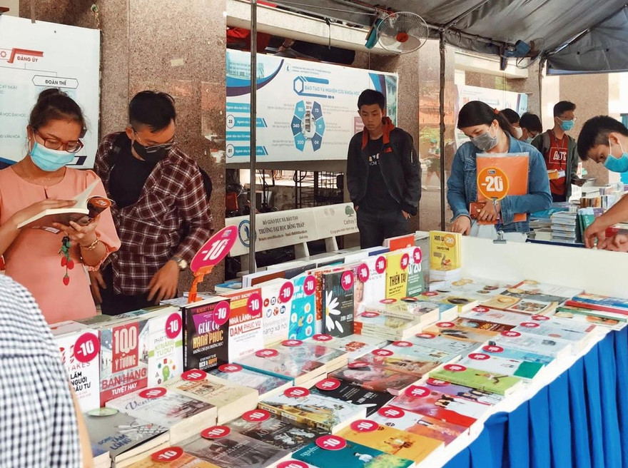 Xây dựng thói quen đọc sách cho sinh viên