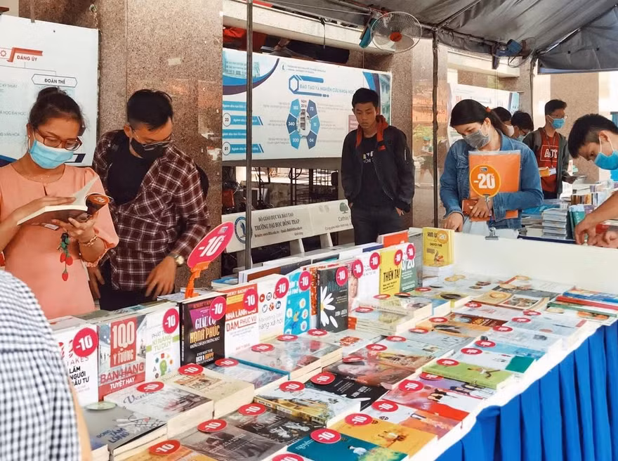 Xây dựng thói quen đọc sách cho sinh viên