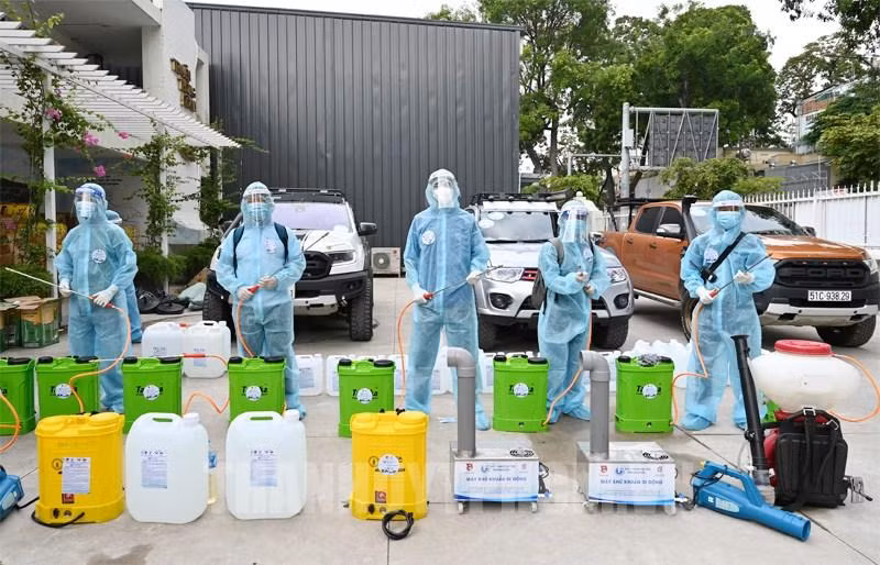 Ra mắt “Đội xe khử khuẩn di động phản ứng nhanh” 