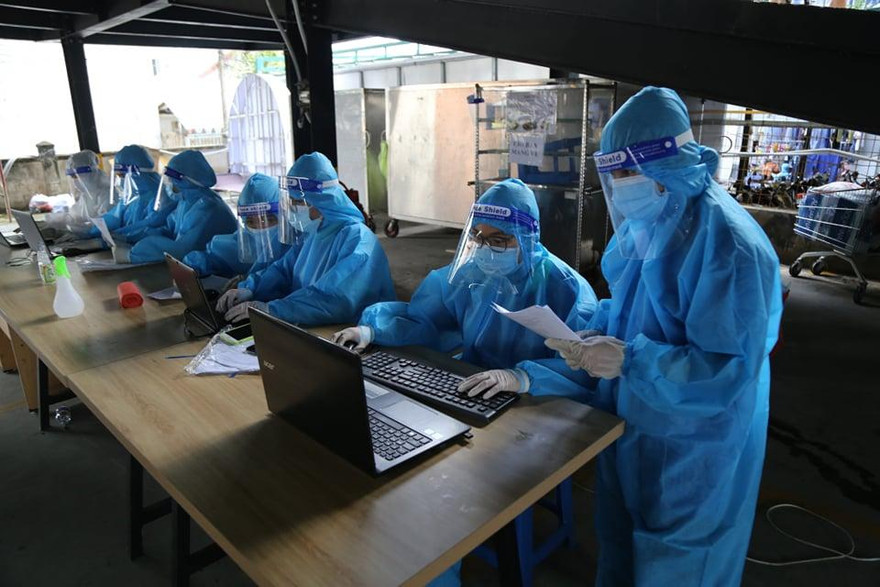 Xung kích tham gia chống dịch cùng lực lượng tuyến đầu