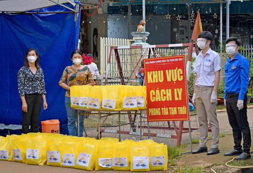 “Thu nồng ấm” giữa mùa dịch COVID-19