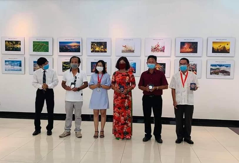 TP. HCM: Triển lãm ảnh "Spring Photo Contest 2021" thu hút bạn trẻ 