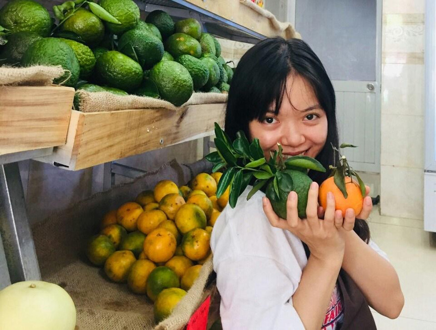 Tiệm trái cây sạch của Hiền