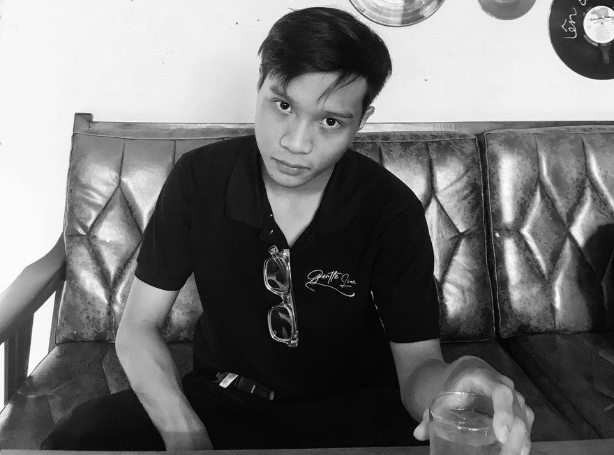 Khẳng định bản thân với thương hiệu giày cá nhân