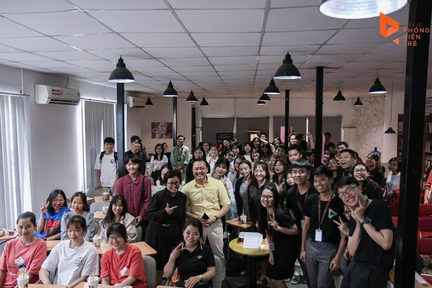 Sinh viên thử sức làm báo