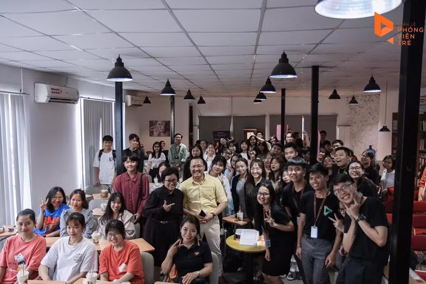 Sinh viên thử sức làm báo
