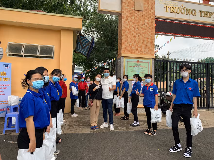“Bếp ăn 0 đồng” tiếp sức cho sĩ tử