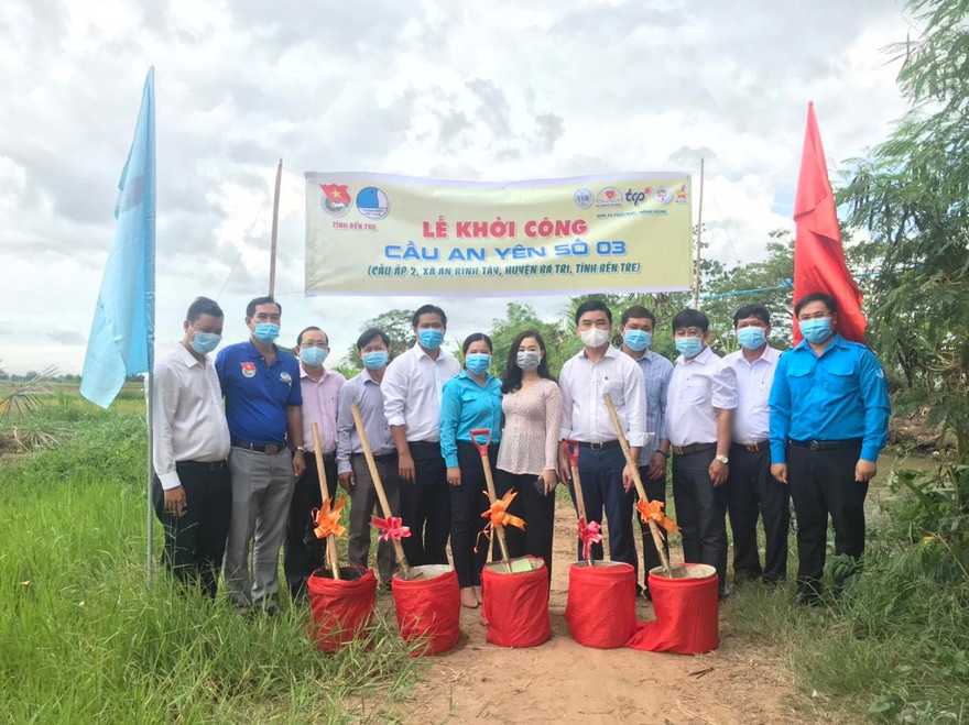 Khởi công xây cầu giao thông nông thôn cho xã nghèo Bến Tre