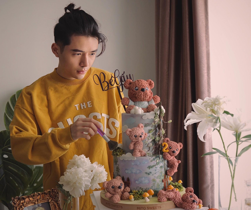 Chàng trai 9X “trồng hoa” trên bánh kem