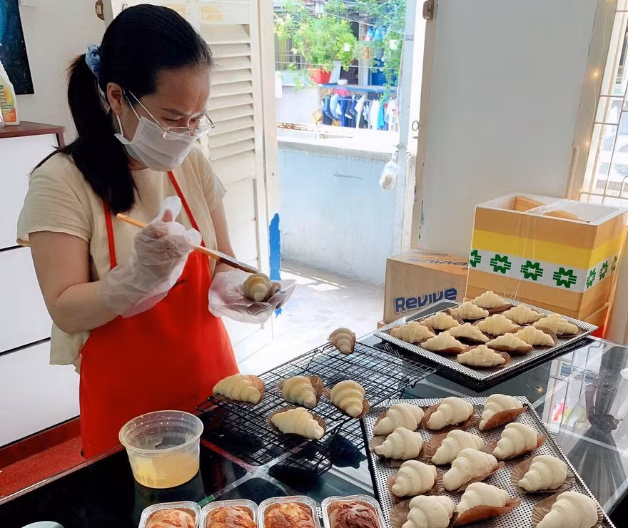 Những chiếc bánh thơm thảo của “nhóm 3 người” ở khoa Y 