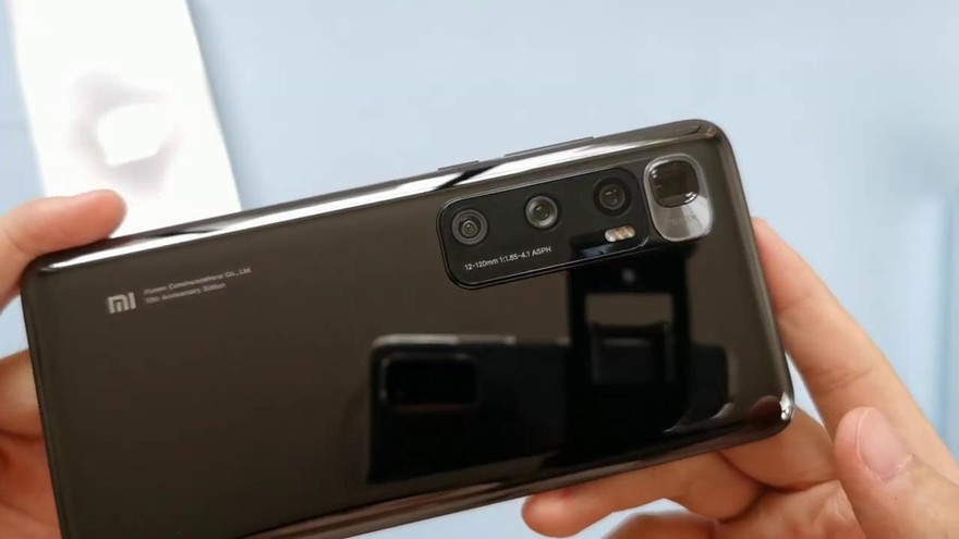 Để mẹ dùng máy tính, một blogger đền hơn 150.000 USD vì lộ thông tin điện thoại Xiaomi