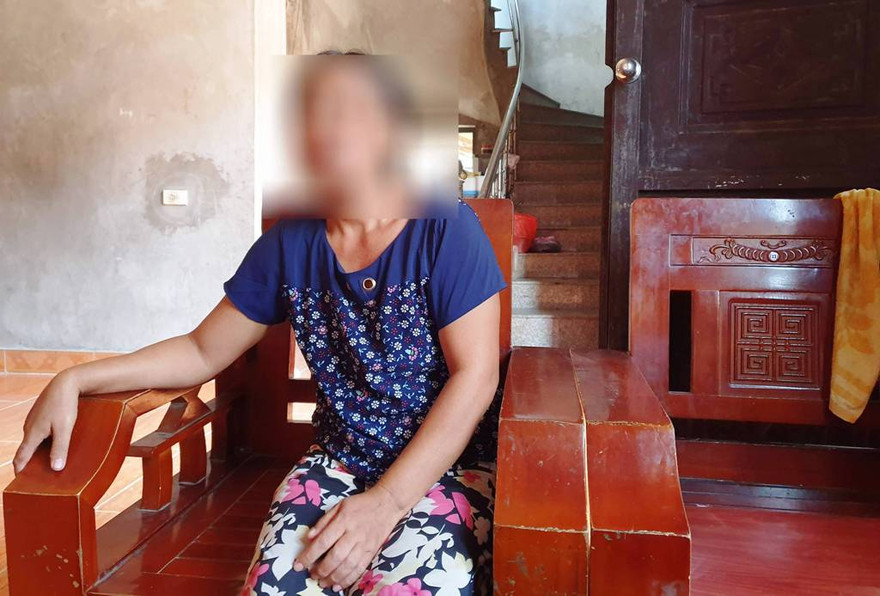 Chị N.T.T mẹ của bé A kể lại sự việc.