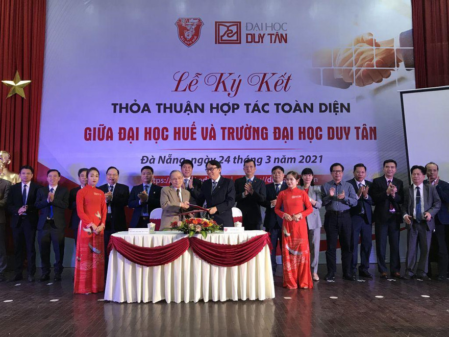 ĐH Huế và trường ĐH Duy Tân ký kết hợp tác toàn diện