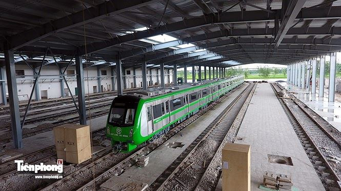 Một trong 5 đoàn tàu tại khu vực Depot của dự án