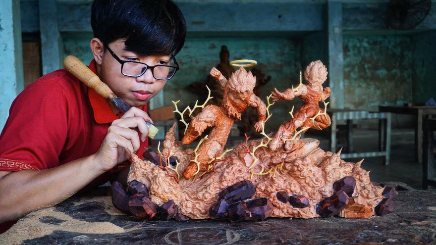 Nghệ nhân 9X với đam mê chạm trổ trên hoa văn gỗ