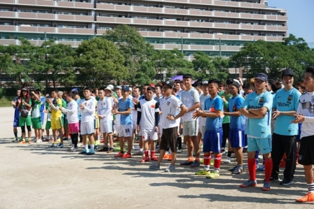 Các đội trong lễ khai mạc giải