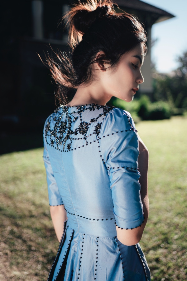 [Đẹp] Ngất ngây hình ảnh “thiên thần“của siêu mẫu Kim Dung nơi khu vườn bí mật