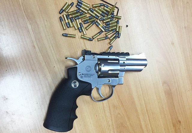 Việc vận chuyển súng, dù là quá cảnh qua sân bay Việt Nam cũng là hành vi vi phạm pháp luật. Ảnh minh hoạ.