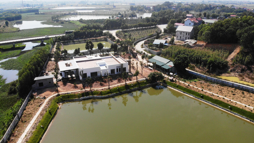 Trang trại được xin cấp phép, thuê đất với mục tiêu là dự án nuôi cá, trồng cây của gia đình ông Hoàng Văn Thuỷ - Phó Chánh thanh tra Sở GTVT Bắc Giang