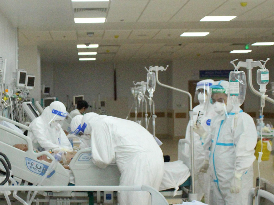 10 ca COVID-19 tử vong đã chích 2 mũi vắc xin, cộng đồng không nên chủ quan