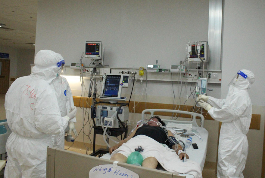 Số ca tử vong vì COVID-19 ở TPHCM bắt đầu giảm