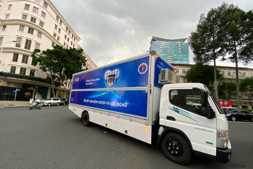 TPHCM tiếp nhận 10 xe lưu động, nâng cao năng lực xét nghiệm COVID-19