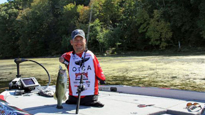 Không tay chân vẫn câu được hơn 7.000 con cá